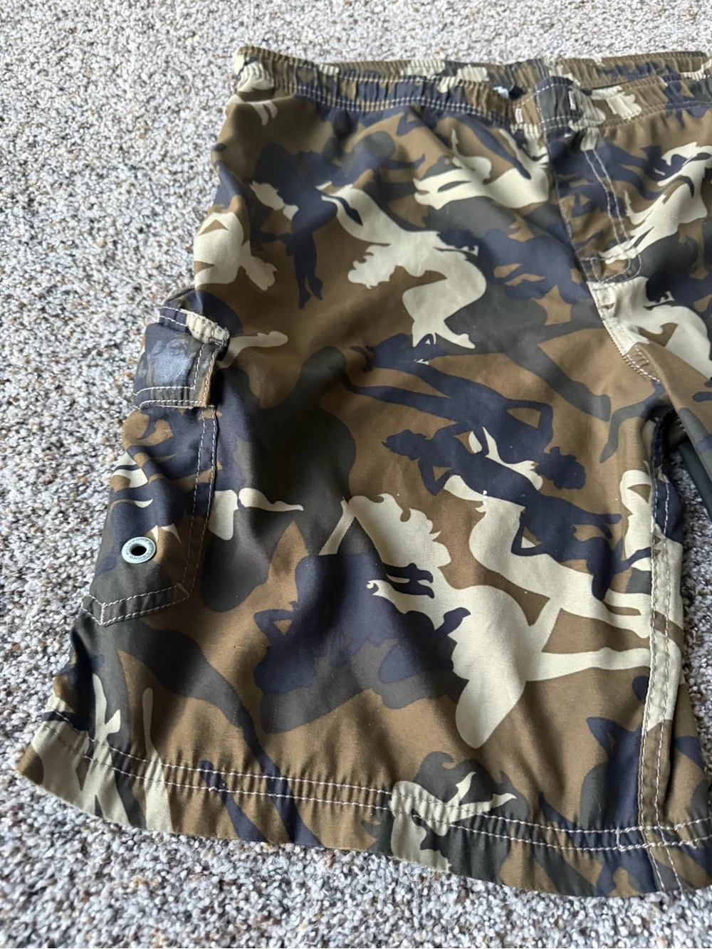 Vintage Y2K Billabong Pin Up Girl Camo Board Shorts Men's 32 Surf Cargo